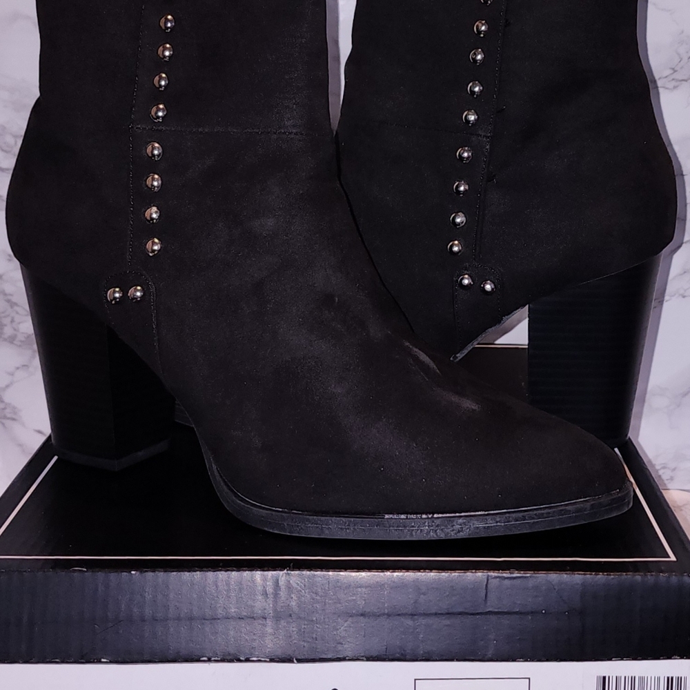 Qupid Black Suede Bootie Sz 10